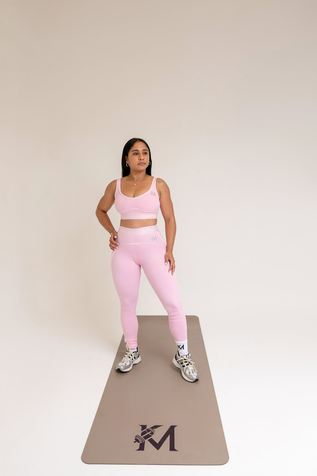 KM’ Set Aura